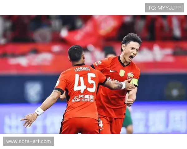 上海海港3-0大胜浙江队 夺回中超争冠主动权锁定冠军希望 上海海港3-0大胜浙江队 夺回中超争冠主动权锁定冠军希望