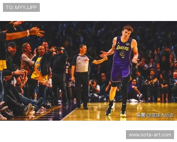 克内克特奋力突破遭遇格兰特封盖 大帽遮天展现强大防守实力